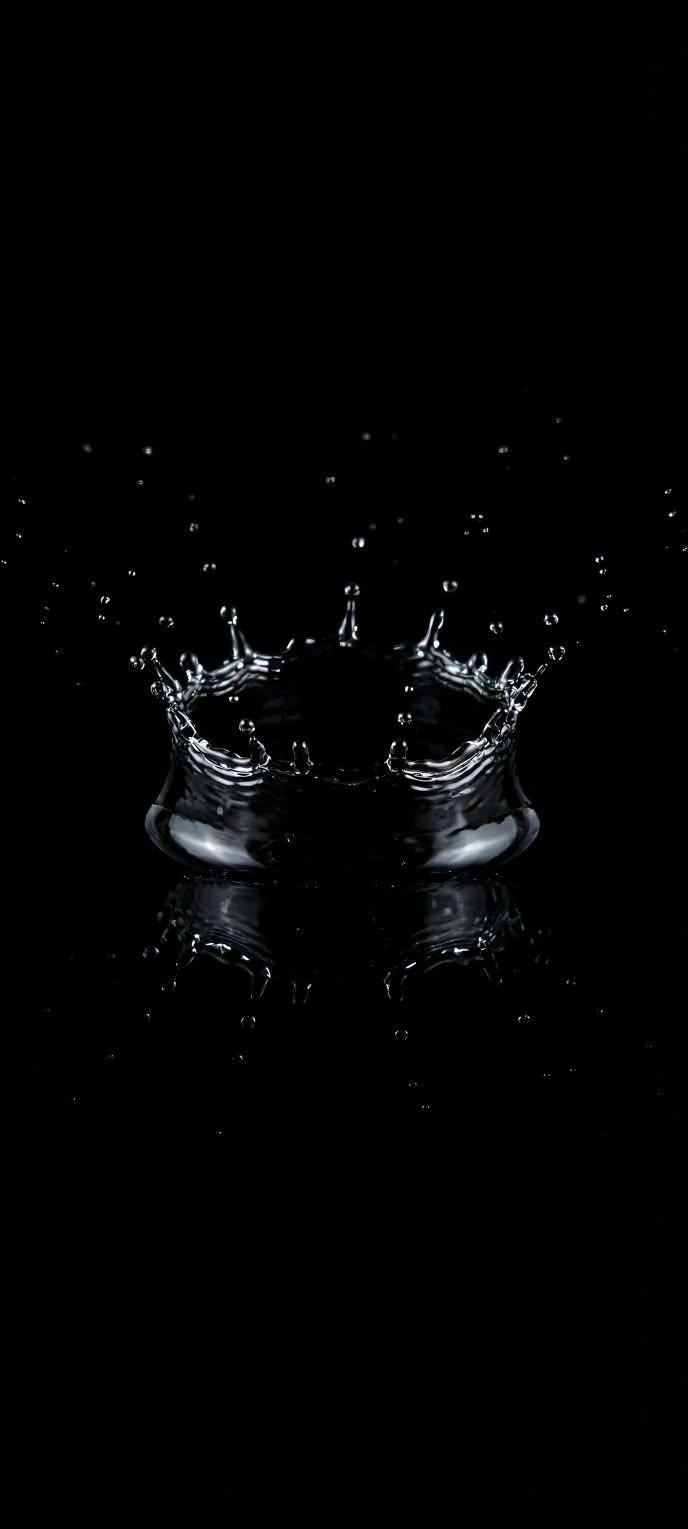 Black Water Crown Splash Wallpaper